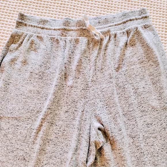 DONNA KARAN Ultra Soft Grey Jogger Pants Wide Leg Loungewear Joggers w Pockets - Picture 6 of 13